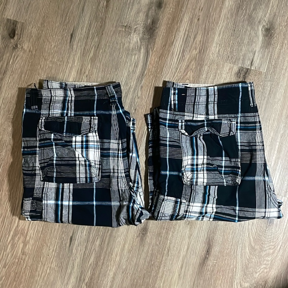 UnionBay Shorts 2 Pairs of Shorts (identical) Mens Black Plaid Waist 36